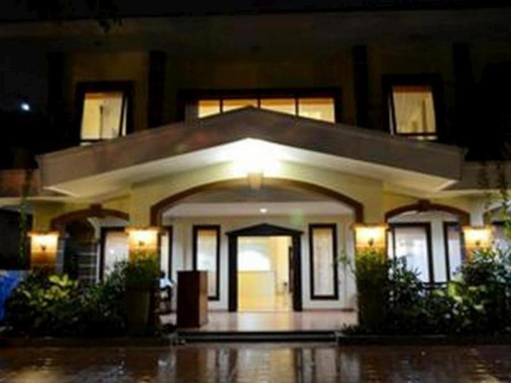 Grand Sumatera Hotel 泗水 外观 照片
