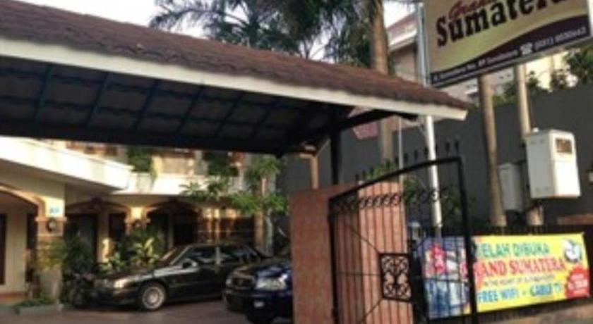 Grand Sumatera Hotel 泗水 外观 照片