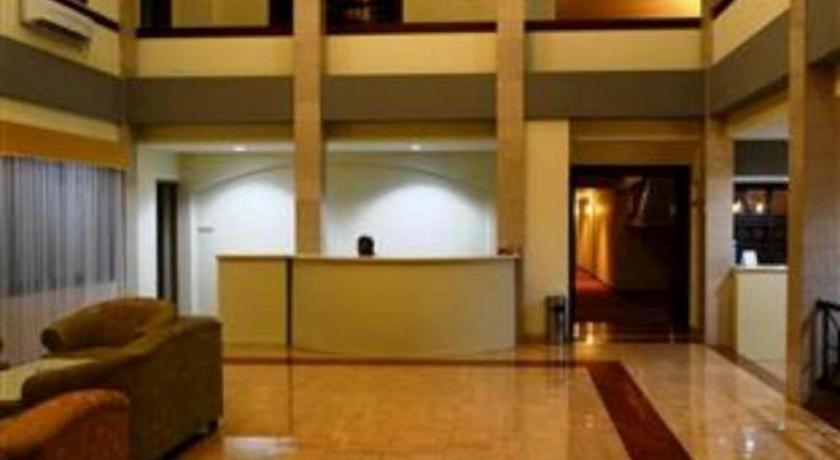Grand Sumatera Hotel 泗水 外观 照片
