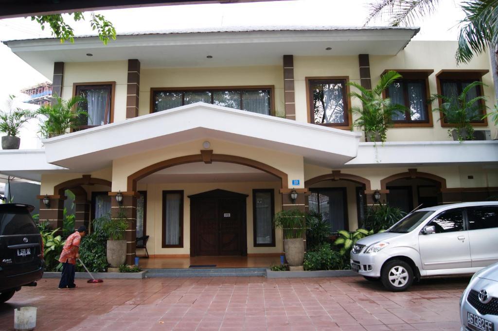 Grand Sumatera Hotel 泗水 外观 照片
