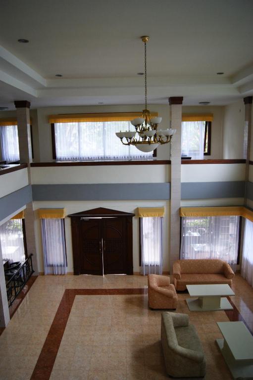 Grand Sumatera Hotel 泗水 外观 照片