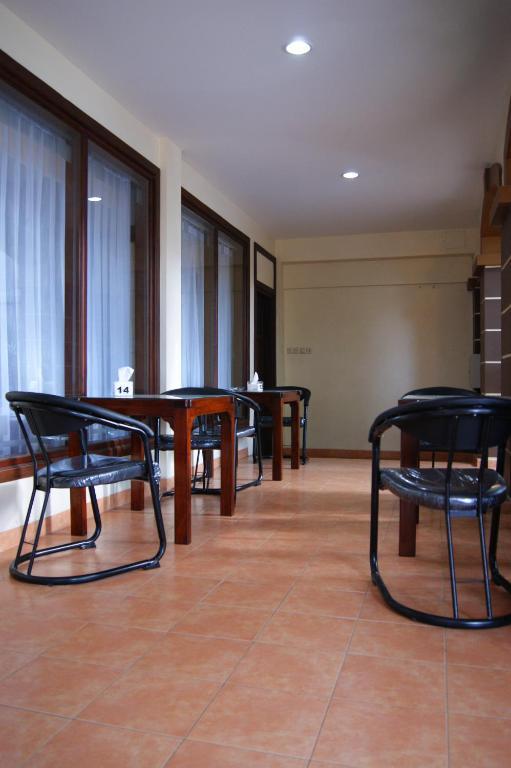 Grand Sumatera Hotel 泗水 外观 照片