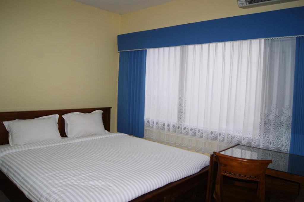 Grand Sumatera Hotel 泗水 外观 照片